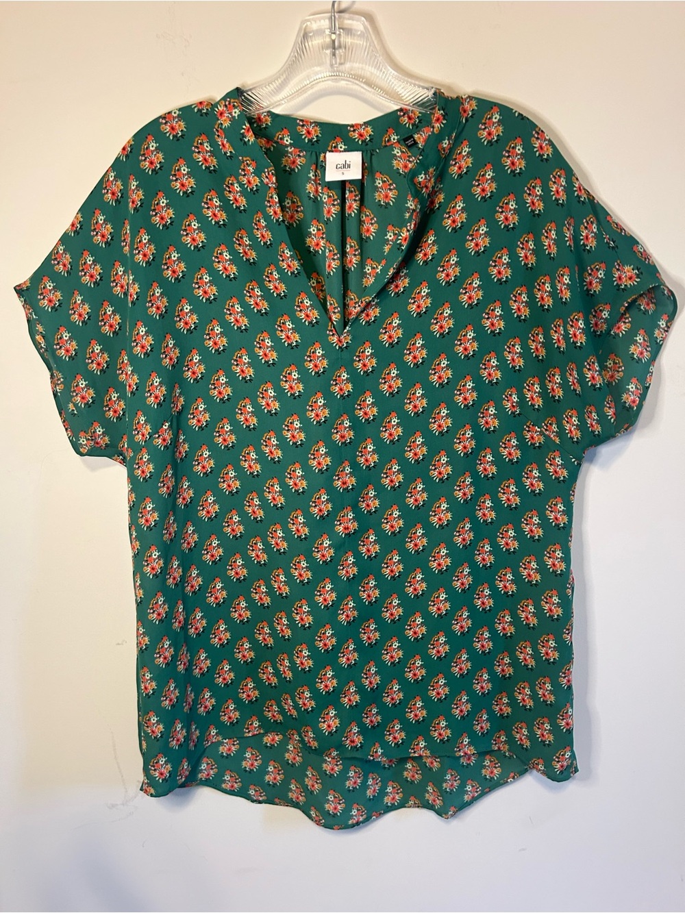Cabi Green Floral Split-Neck Short Sleeve Top Small